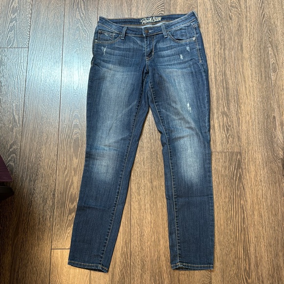 Ladies Old Navy “rockstar” skinny jeans - Picture 2 of 8